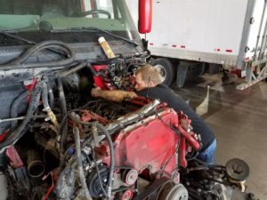 Missouri Kansas City Heavy Duty Diesel Repair and Replacement Services - Engine Transmission Radiator and Body